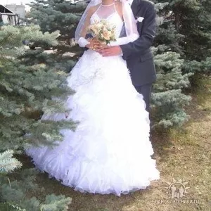 Продам красивое свадебное платье 42-46 размера. 